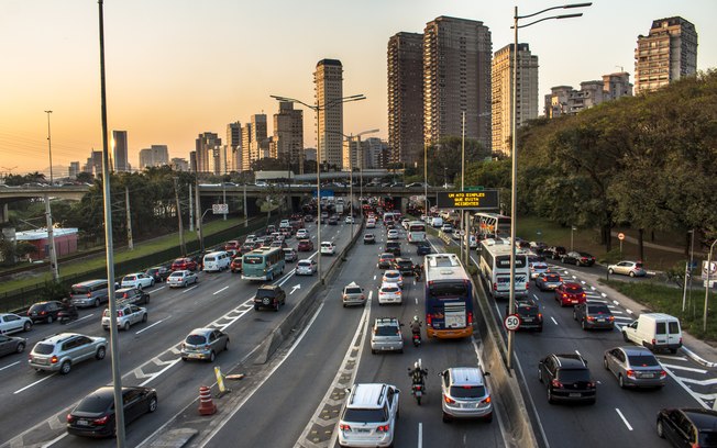 Entenda como funciona o pagamento de impostos para taxistas